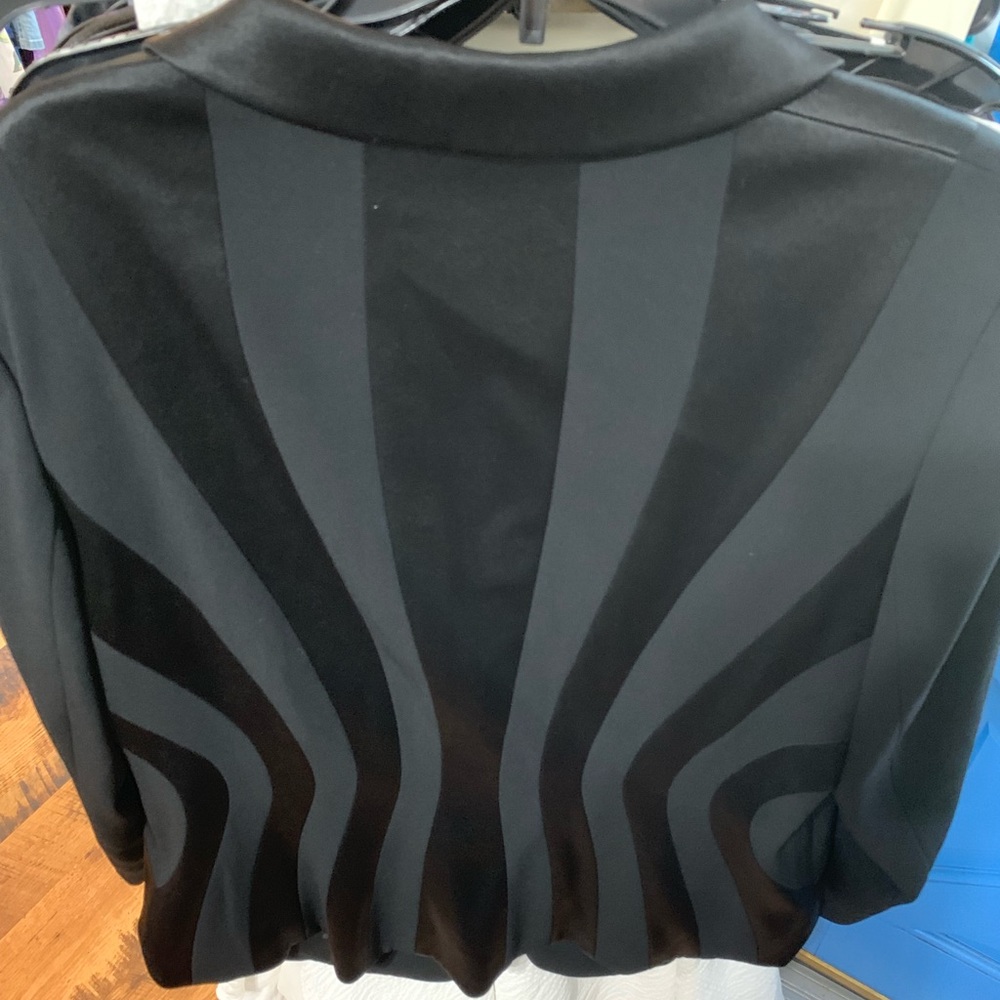 Escada Black Blazer sz46. XL - Picture 6 of 6